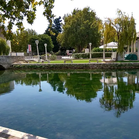 アパート ヤスミンカ