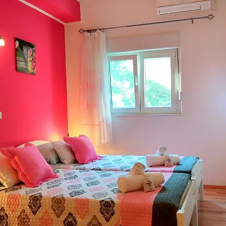 ヤスミンカ アパート